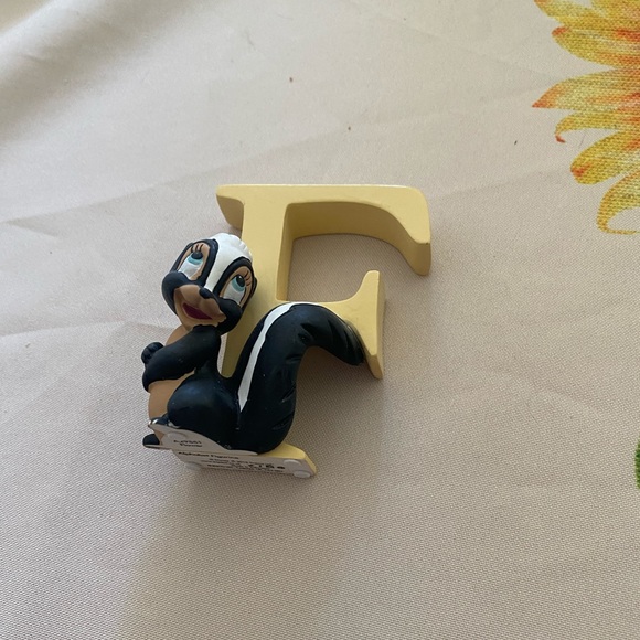 Other - Darling Disney alphabet figure letter F